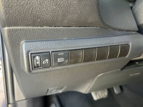 Used 2020 Toyota Corolla SE w/ Carpet Mat Package (TMS) FWD image 23