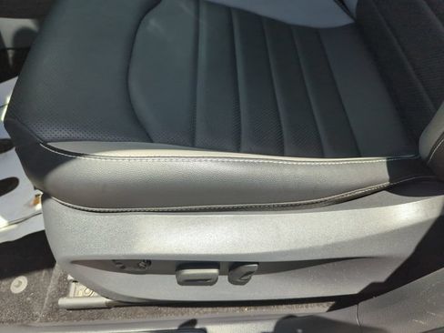 Used 2022 Volkswagen Taos SEL AWD/4WD image 35