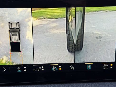 Used 2023 GMC Sierra 1500 Denali w/ Technology Package AWD/4WD image 14