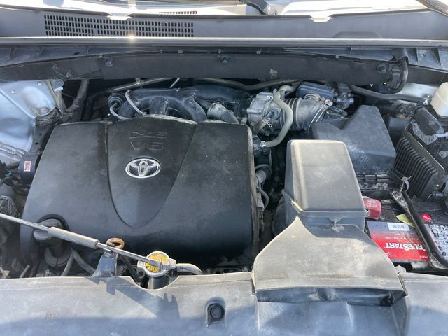 Used 2017 Toyota Highlander XLE AWD/4WD image 31