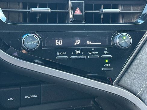 Used 2021 Toyota Camry SE image 25