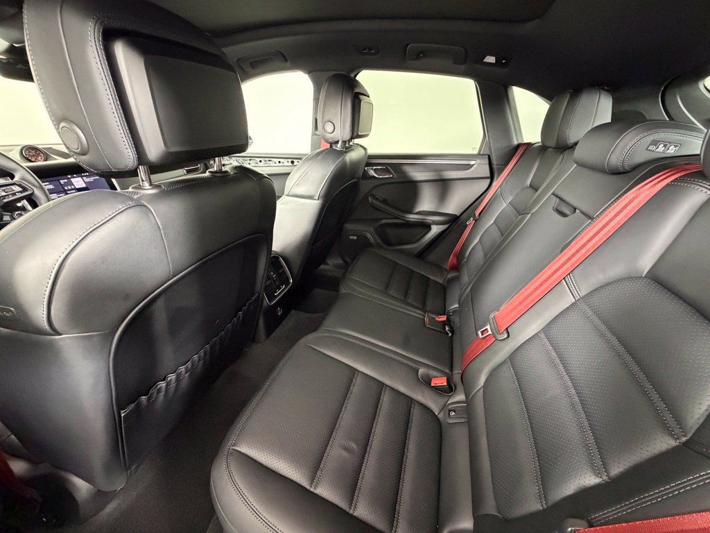 Certified 2023 Porsche Macan GTS AWD/4WD image 39