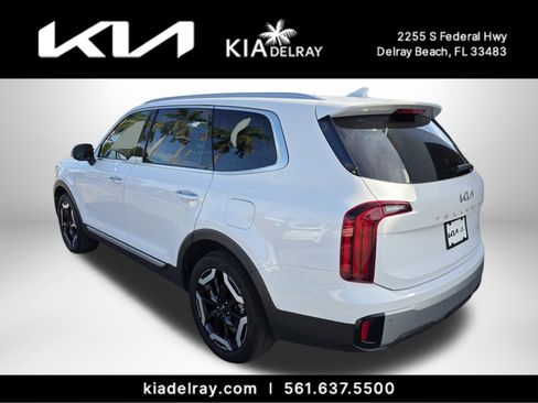 Certified 2023 Kia Telluride S w/ S Sunroof Package image 6