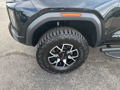 Used 2024 GMC Canyon AT4X image 10