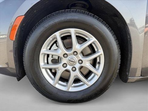 Used 2023 Chrysler Pacifica Touring-L FWD image 26