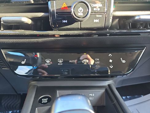 New 2026 Nissan Kicks SR w/ Cold Weather Package image 26