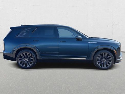 New 2026 Cadillac Vistiq Platinum w/ LPO, Floor Liner Package image 4