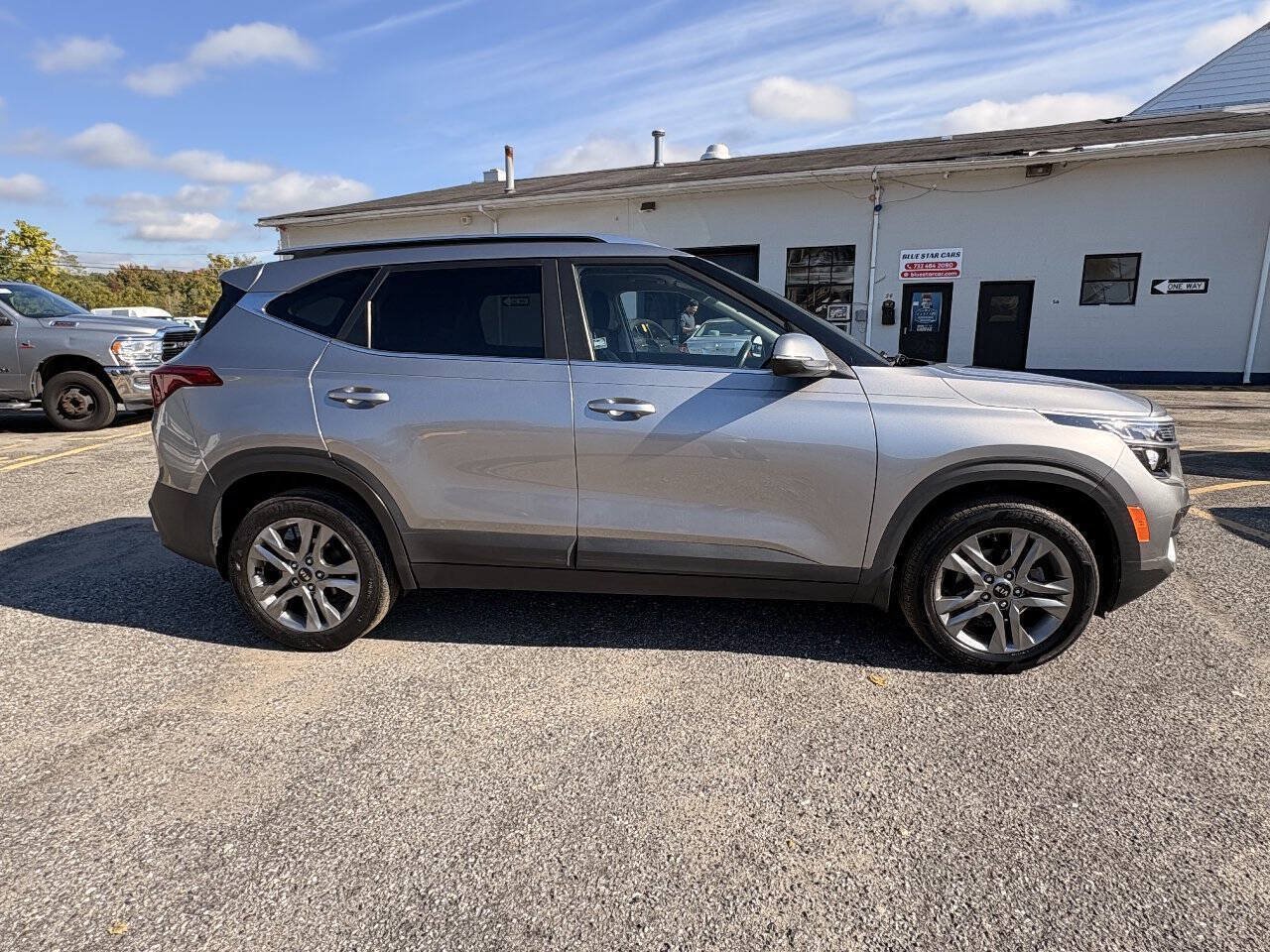 Used 2021 Kia Seltos S FWD image 6