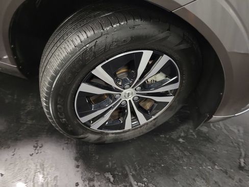 Used 2023 Volvo XC60 T8 Core AWD/4WD image 10