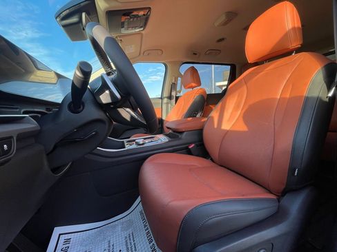 New 2026 Kia Carnival EX FWD image 20
