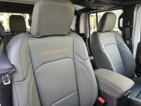 New 2026 Jeep Gladiator Mojave image 28