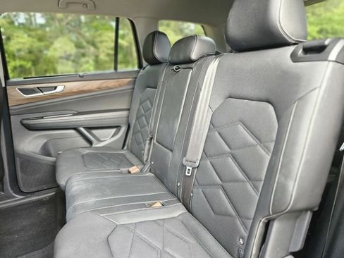 Used 2025 Volkswagen Atlas SE FWD image 27