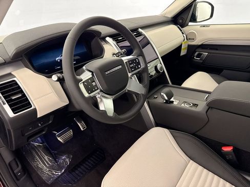 New 2026 Land Rover Discovery Limited Edition AWD/4WD image 9