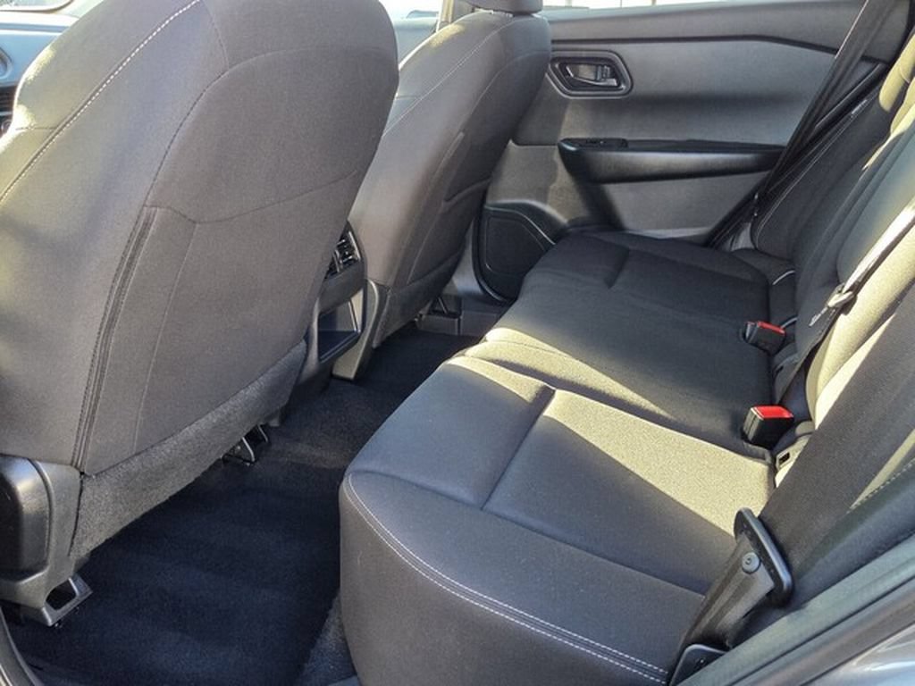 Used 2024 Nissan Rogue S AWD/4WD image 10