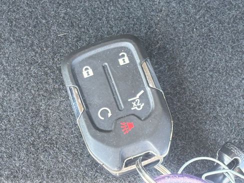 Used 2024 GMC Terrain SLT image 27