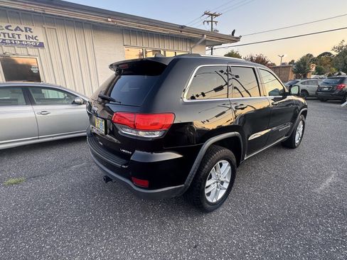 Used 2017 Jeep Grand Cherokee Laredo w/ Quick Order Package 23E image 5