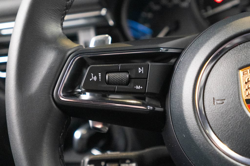Certified 2026 Porsche Macan AWD/4WD image 31
