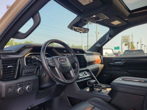Used 2022 GMC Sierra 1500 AT4 w/ AT4 Premium Package AWD/4WD image 10
