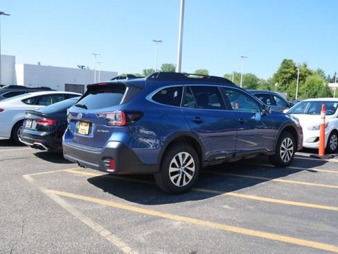 Used 2021 Subaru Outback Premium AWD/4WD image 3