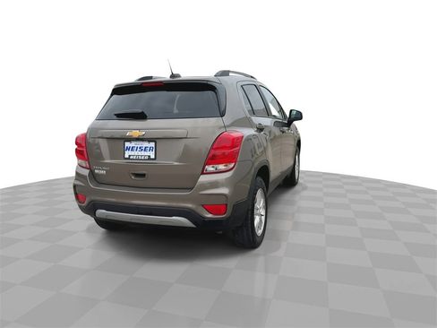 Certified 2022 Chevrolet Trax LT w/ LT Convenience Package image 8