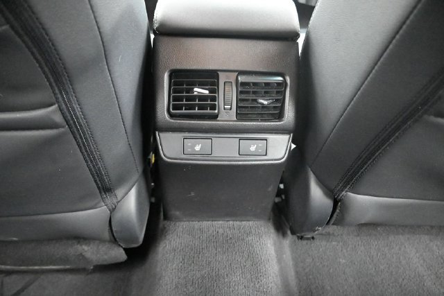 Used 2016 Subaru Outback 2.5i Limited AWD/4WD image 16