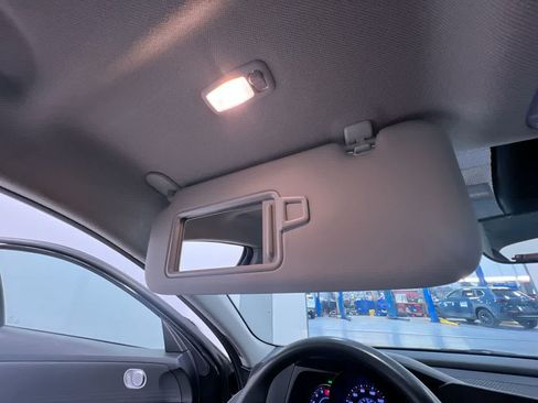 Used 2023 Hyundai Elantra SEL FWD image 33