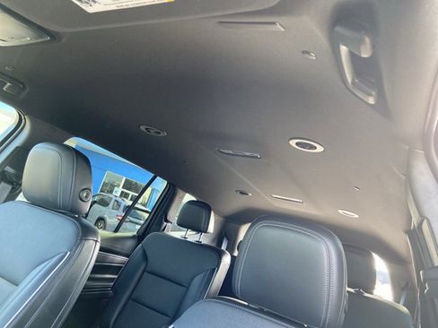 Used 2025 Buick Enclave Preferred w/ Power Package image 28