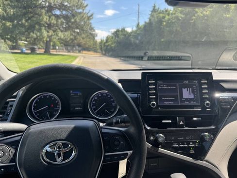 Used 2022 Toyota Camry LE FWD image 11