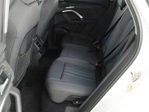 Certified 2025 Audi Q5 Prestige w/ 20" Wheel Package image 28