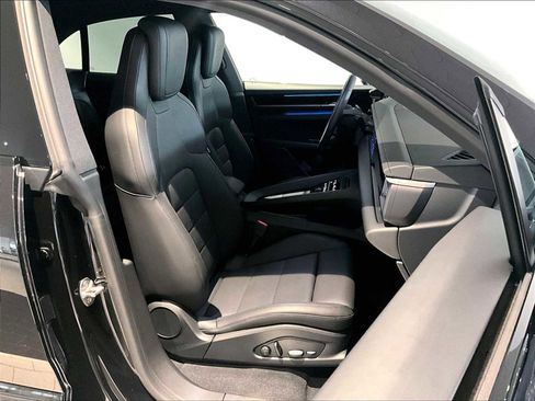 Used 2024 Porsche Macan 4 Electric image 22