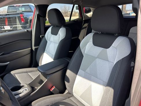 New 2026 Chevrolet Trax LS w/ LS Convenience Package FWD image 15