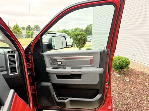 Used 2018 RAM 1500 SLT AWD/4WD image 24