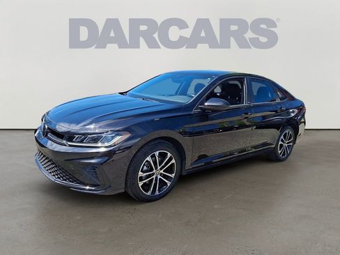 Used 2025 Volkswagen Jetta Sport FWD image 3