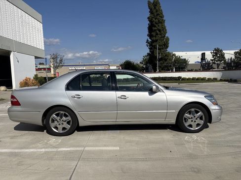 Used 2004 Lexus LS 430 image 4