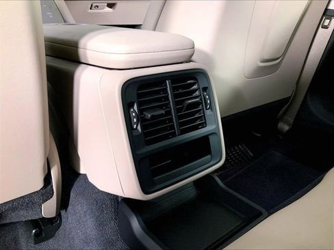 Used 2025 Porsche Taycan image 18