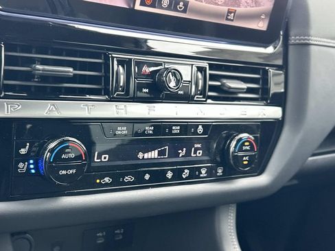 New 2026 Nissan Pathfinder Platinum w/ Lighting Package AWD/4WD image 35