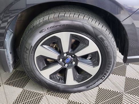 Used 2017 Subaru Forester 2.5i Premium image 9