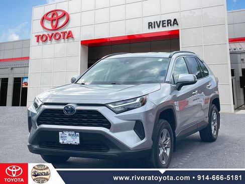 Used 2023 Toyota RAV4 XLE AWD/4WD image 4