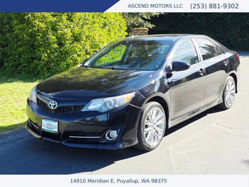 Used 2012 Toyota Camry SE image 1