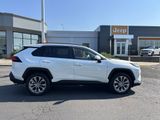 Used 2022 Toyota RAV4 XLE Premium image 5