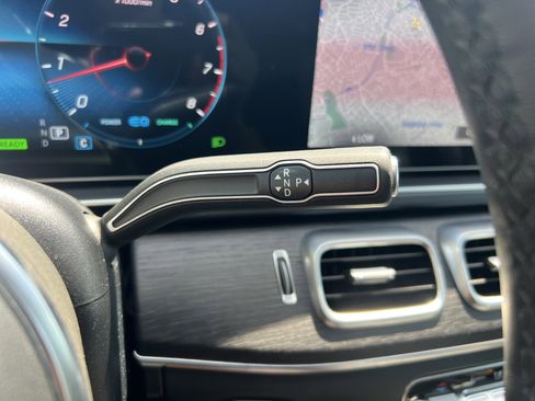 Used 2023 Mercedes-Benz GLS 450 4MATIC image 26