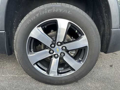 Used 2020 Chevrolet Traverse LT w/ LT Premium Package FWD image 10