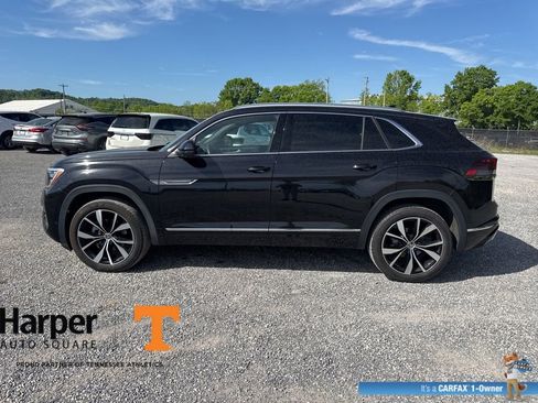 Used 2025 Volkswagen Atlas Cross Sport SEL Premium R-Line image 2