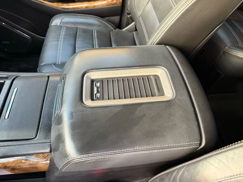 Used 2015 GMC Yukon Denali w/ Premium Package image 21