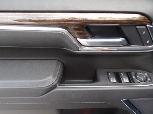 Used 2025 GMC Sierra 1500 Elevation image 18