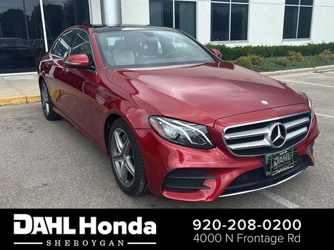 Used 2017 Mercedes-Benz E 300 4MATIC image 1