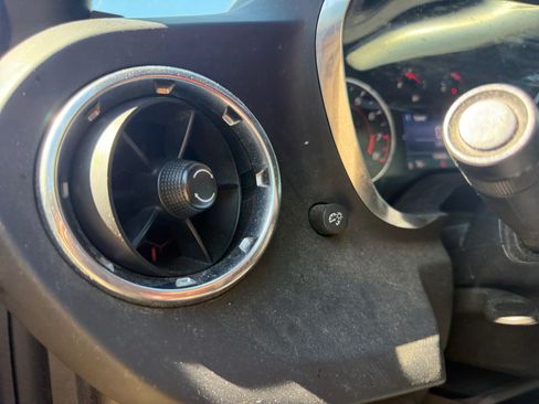 Used 2020 Chevrolet Camaro LT RWD image 29