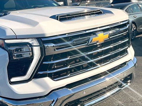 Used 2024 Chevrolet Silverado 3500 LTZ w/ LTZ Plus Package image 34