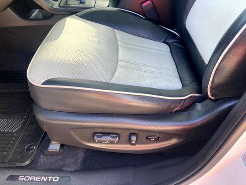 Used 2012 Kia Sorento SX w/ SX Premium Pkg AWD/4WD image 10