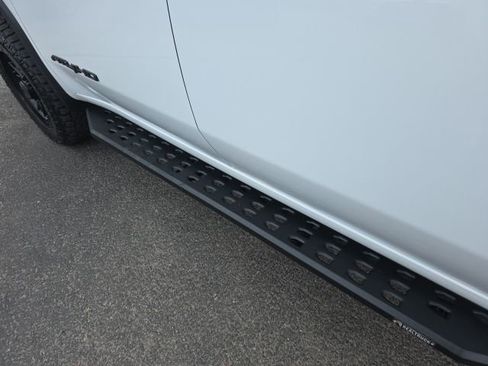 Used 2025 GMC Sierra 2500 AT4 w/ Technology Package image 10